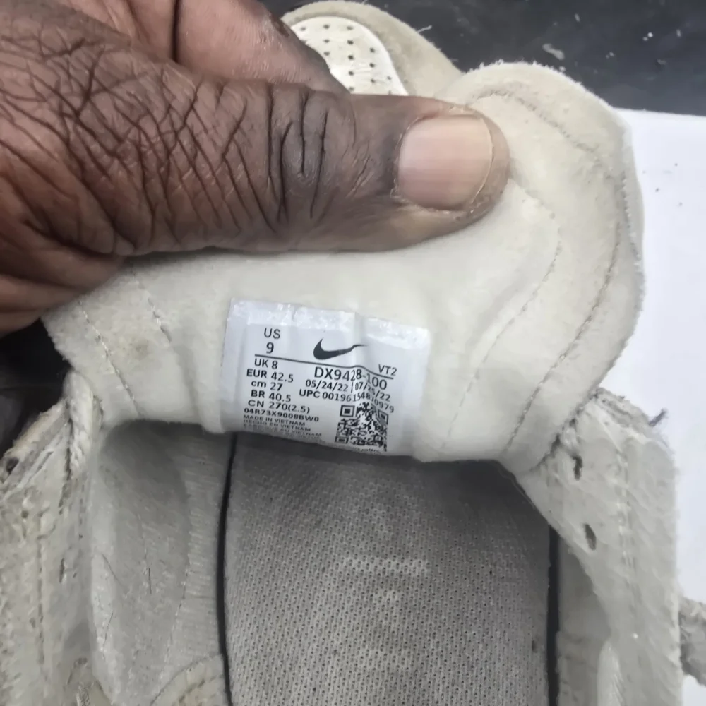 Nike Men's Beige and White Sneakers - Picture 4 of 7